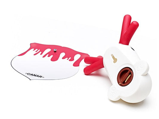 Weißes und rotes Wandsparschwein mit Ente