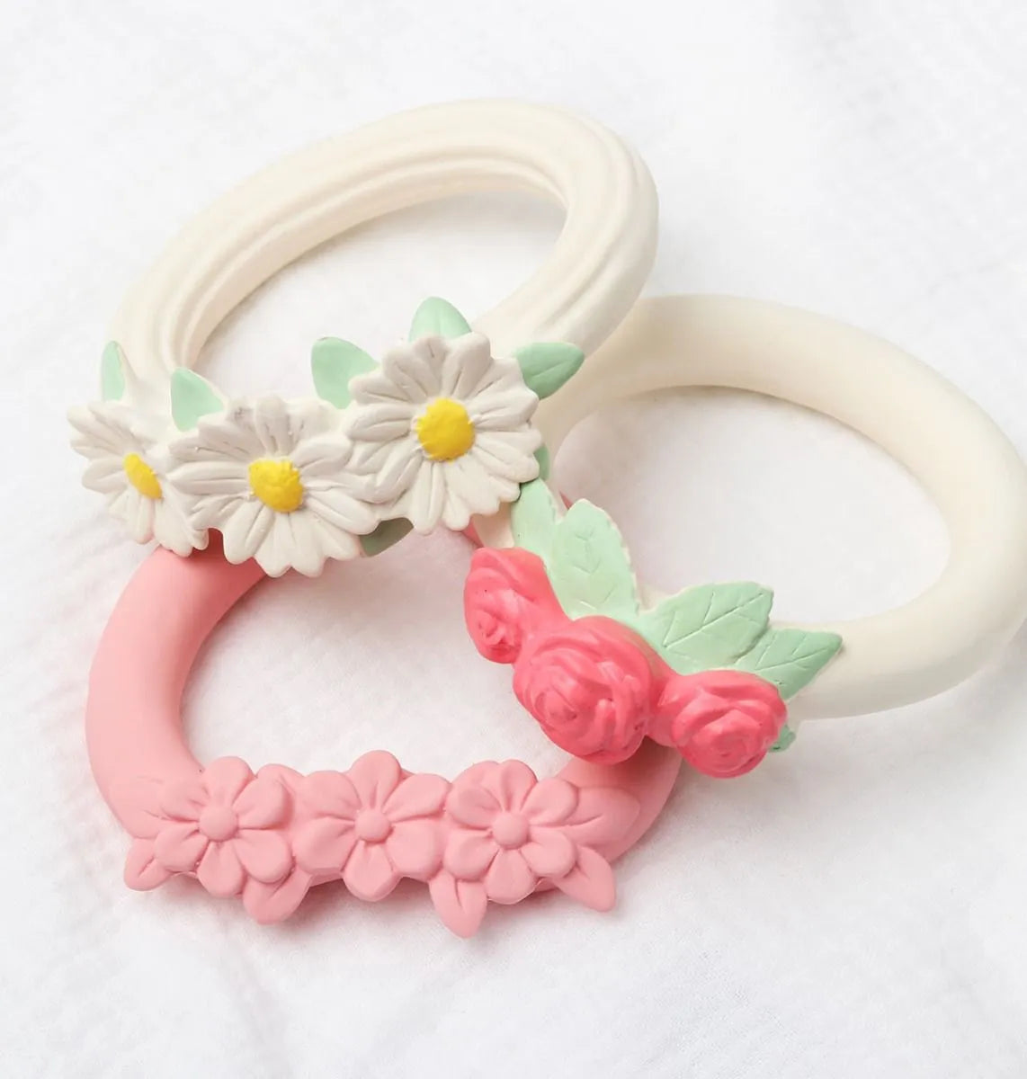 Anneau de dentition Cœur – vue 6 – A Little Lovely Company