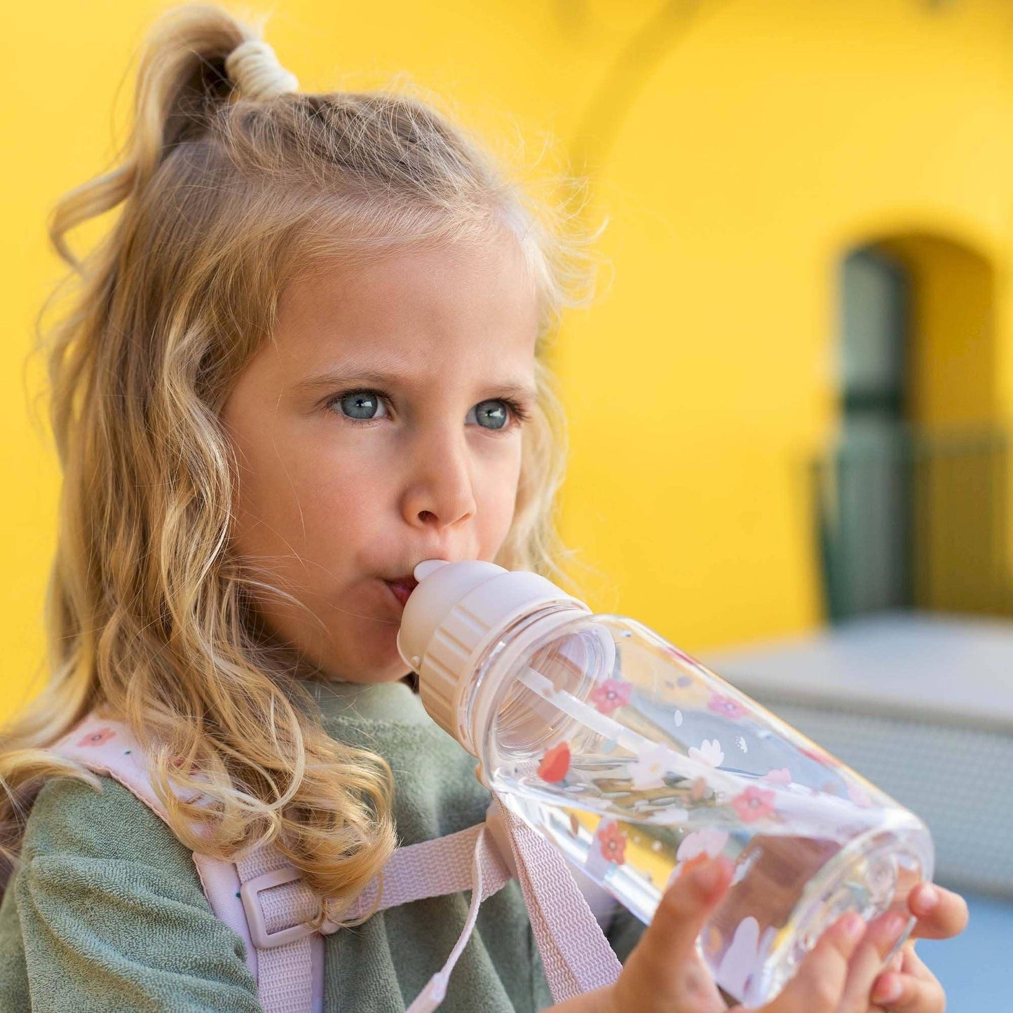 Kleine Garten-Plastikflasche