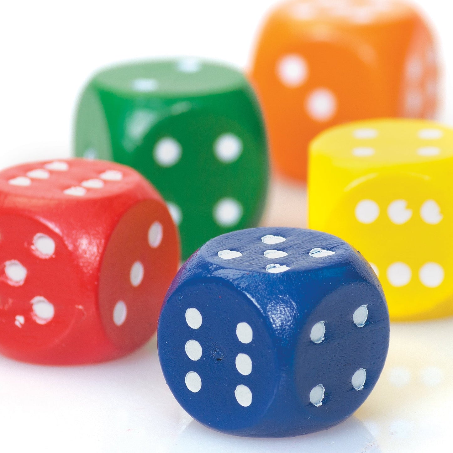 5 WOODEN DICE