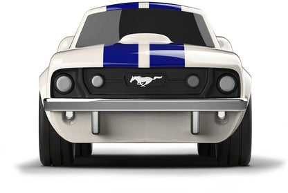 Elfenbeinweißer Ford Mustang - Baghera