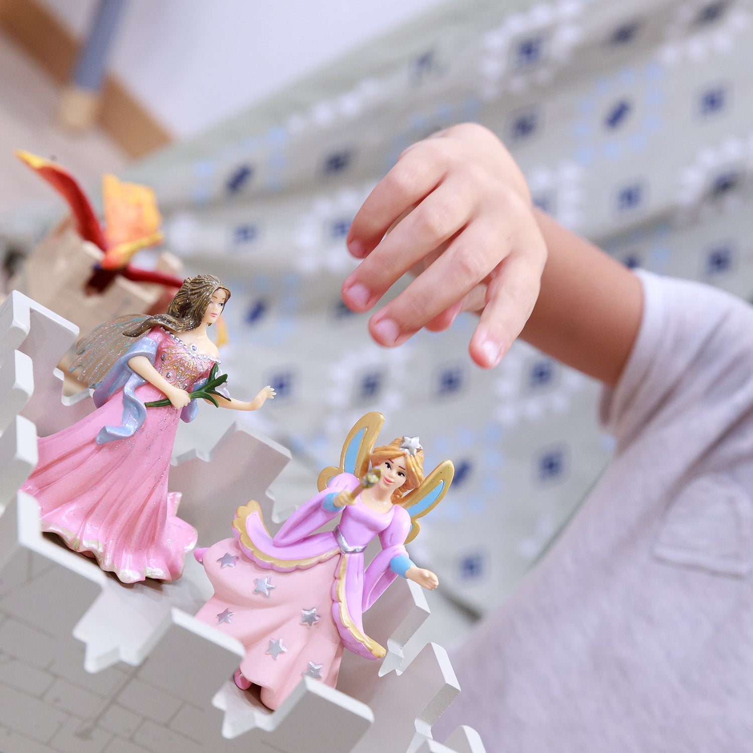 Figurine Elfe rose au lys Papo - personnage féerique