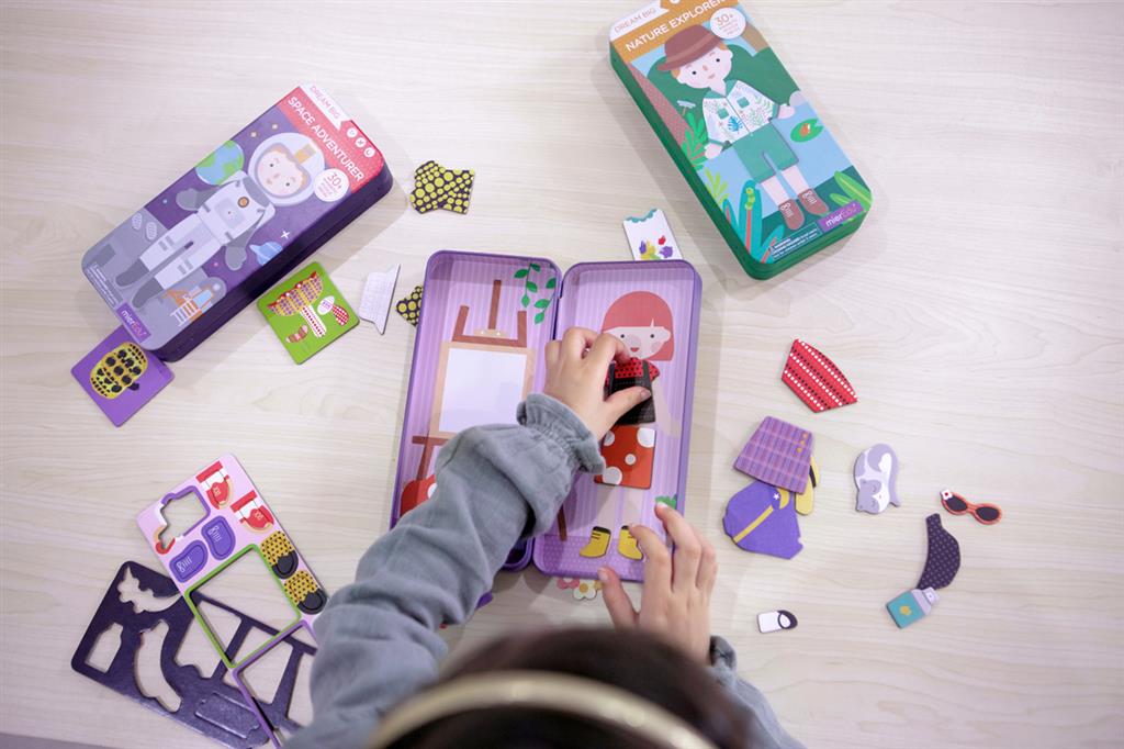 Magnetic Puzzle Box - Artist
