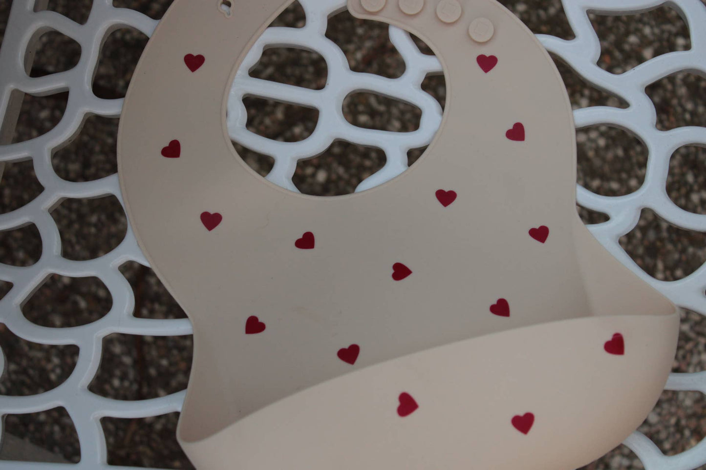 Shayan Amore silicone bib - ivory