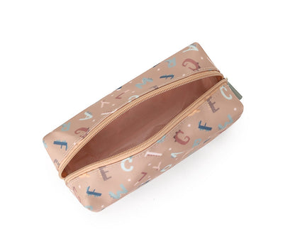 Lustiges Federmäppchen mit Alphabet-Buchstaben