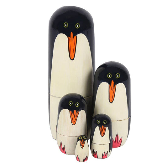 Russische Matrjoschka-Pinguin