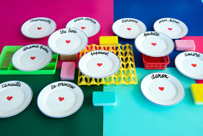 DIE FAMILIE HAT EINEN RIESEN-TELLER - Drama Queen