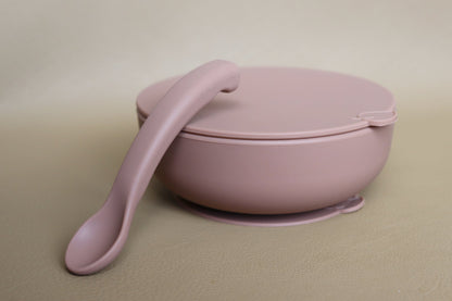 Suction Bowl (+lid and spoon) By Lille Vilde