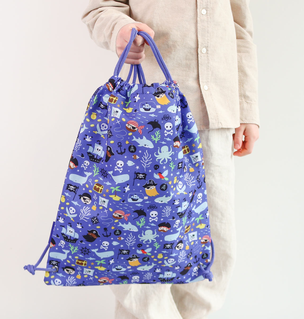 Sac à cordons enfant - Pirates – vue 3 – A Little Lovely Company