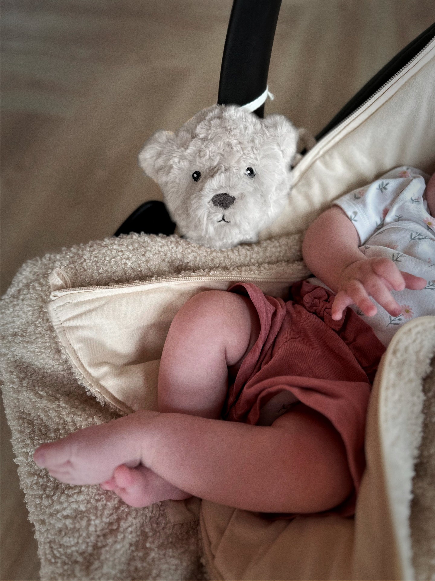 Lou the Bear White Noise Plush - On the go 