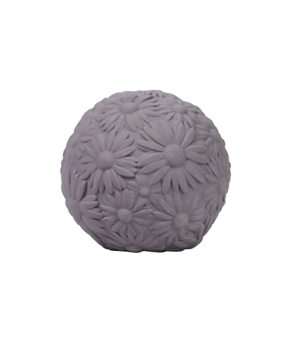 Awakening sensory ball By Lille Vilde