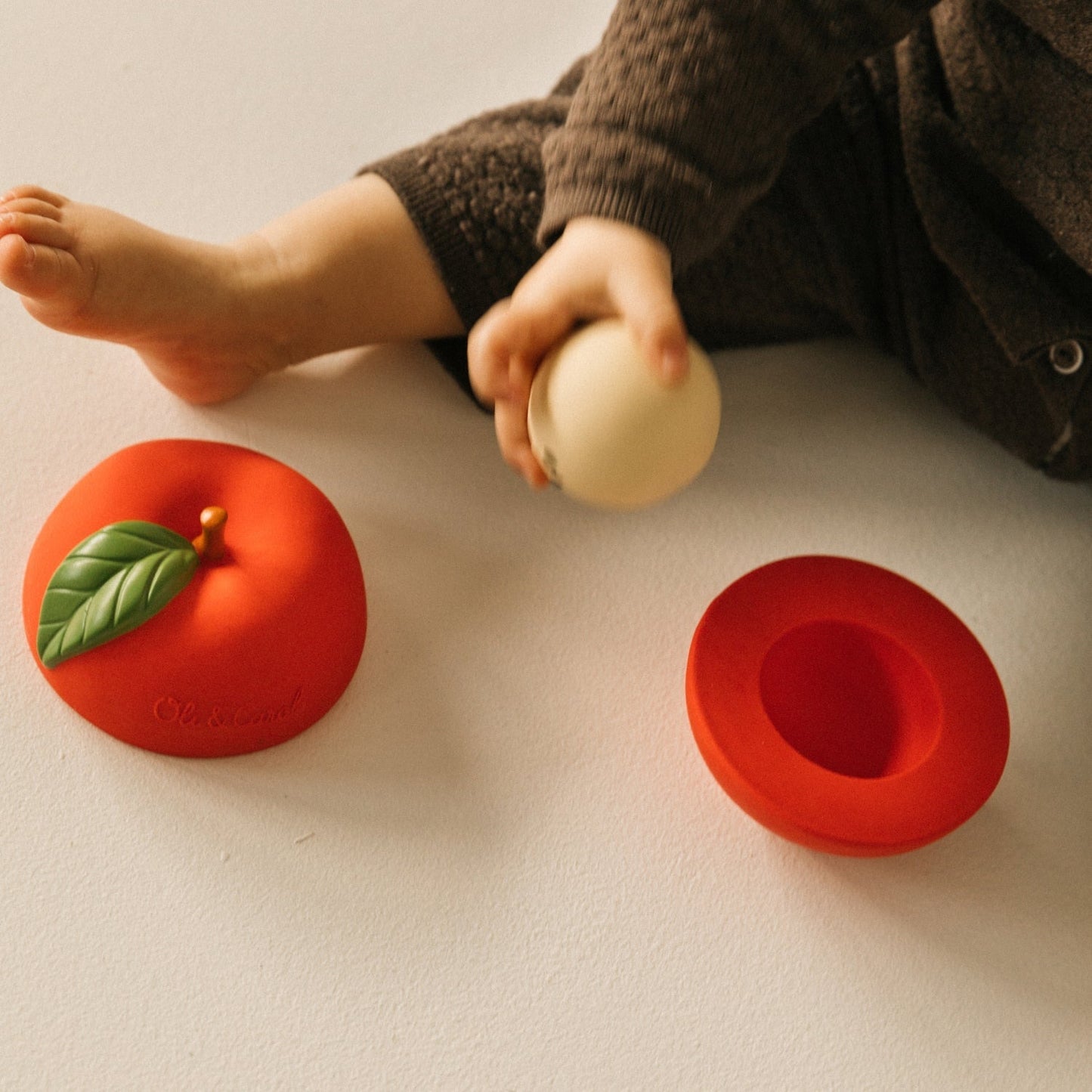 Pomme – Jouet à empiler et balle hochet – vue produit 8