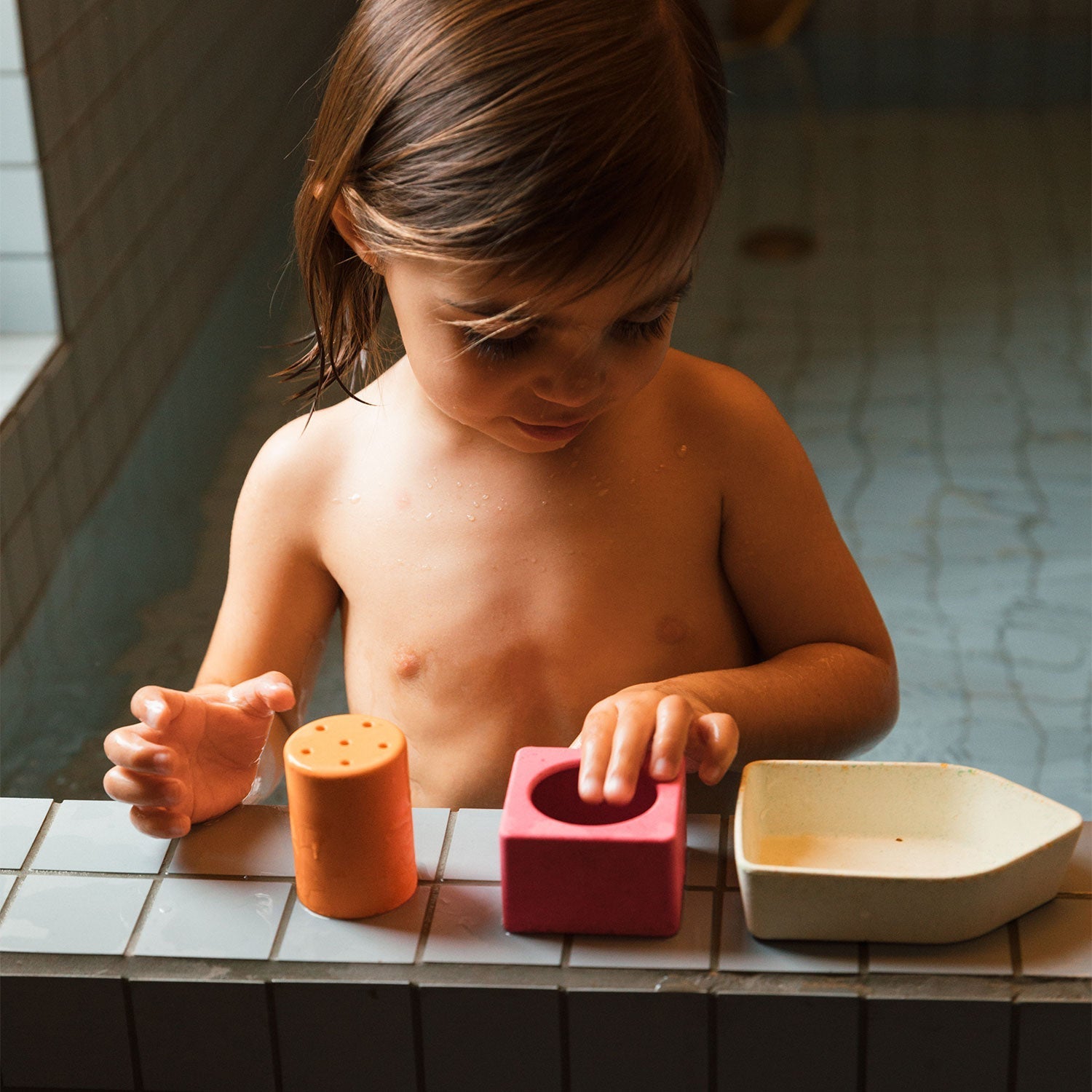 Bateau de bain en caoutchouc recyclé orange – vue produit 7