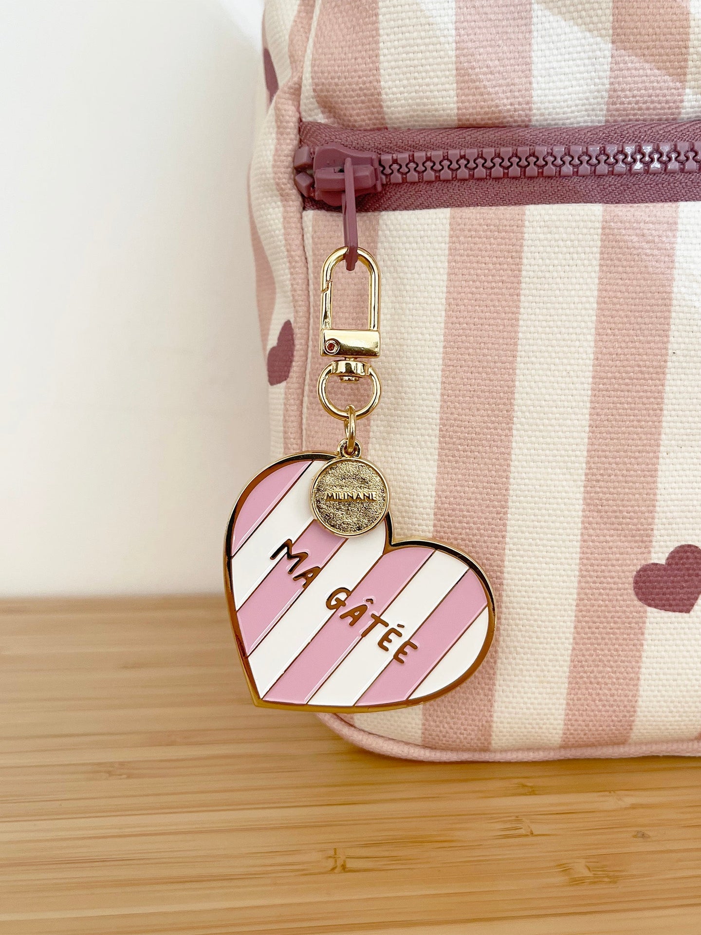 Enameled charm keyring - ZOÉ