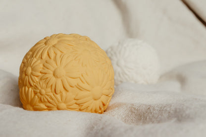 Awakening sensory ball By Lille Vilde
