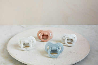 Birth pacifier in bamboo blushing pink